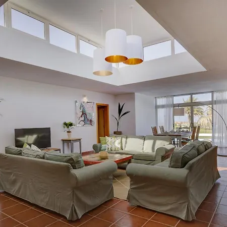 ヴィラ Mares カレタ・デ・フステ